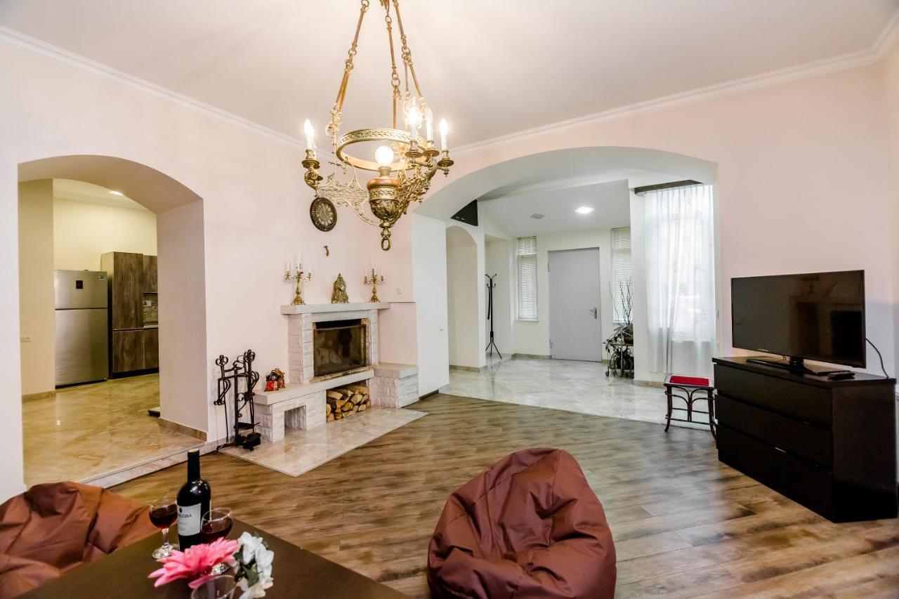 Comfortable House On Marjanishvili Tbilisi Luaran gambar