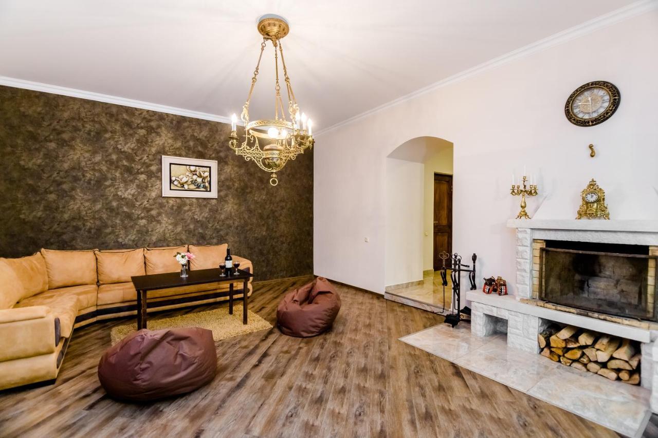 Comfortable House On Marjanishvili Tbilisi Luaran gambar